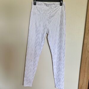 NWOT White Glyder Rose Gold Sparkle Patterned Lined Leggings size Medium